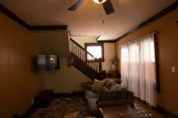 Maple house Hotels in Iron County