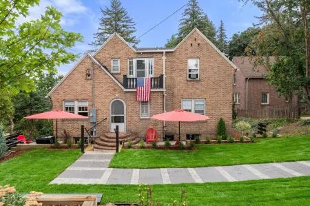 Historic WSU Drucker House-1/2 Block From Campus on College Hill
