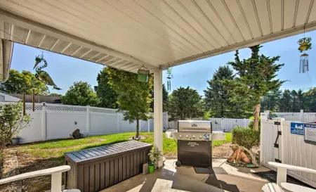 Relaxing 5-Bedroom Getaway with Saltwater Pool & Game Room Close to Hershey