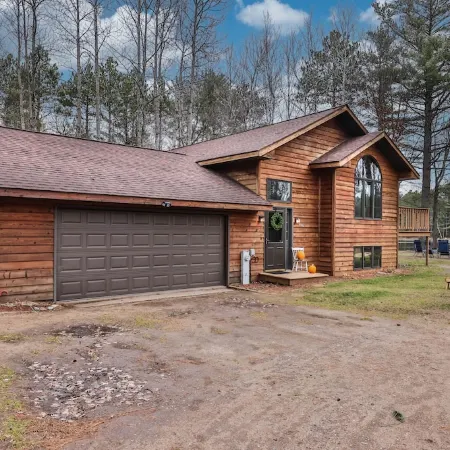 🌟Family Getaway🔥FirePit🔥Game room🌟Lake Front💧Private Location🌟Close to town🏖️