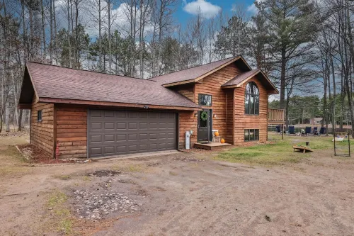 🌟Family Getaway🔥FirePit🔥Game room🌟Lake Front💧Private Location🌟Close to town🏖️ - 3-Star