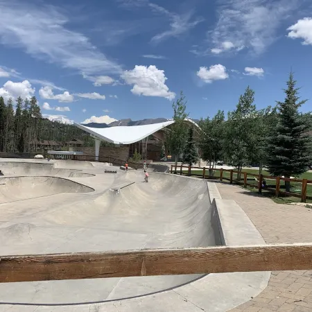 Perfect Location! - EV charger, downtown, shuttle, + private hot tub & garage!