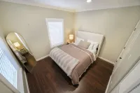 Only a half mile to Notre Dame  and Eddy street  Just Remodeled Hotels in South Bend