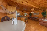 Majestic Mountain Views! Easy Road Access, Just 10Mins from Dollywood! - Mountain view