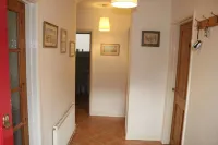 Lovely dog friendly 2 bed bungalow with parking