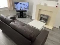 Spacious semi detached house Hotels in Leigh