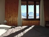 House 8 people comfortably 150m from the slopes - Linen included