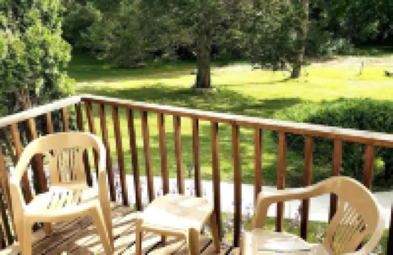 Viola Suites Apt 2 // 2 BR, Pet Friendly, Economical, Lg Yard, Near Mayo!