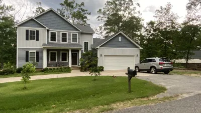 Lakefront Luxury Apartment on Lake Murray ~Next to Marina & 10 min to Lexington Hotels near Walmart Supercenter