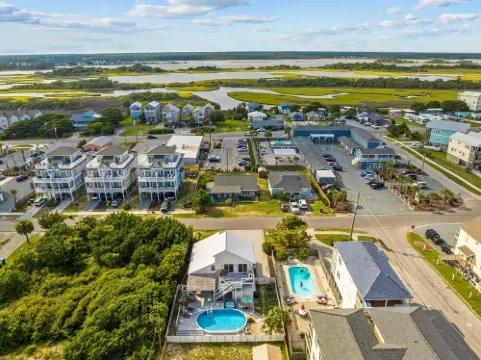 Surf Gypsy - Dog friendly, ocean views, heated pool, hot tub & steps from beach!