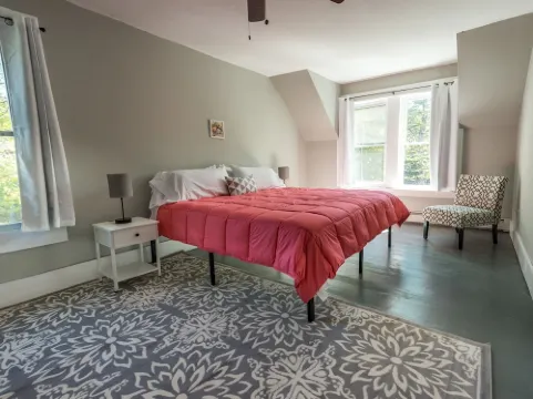 2-Bedroom home with New England Charm on the way to Acadia