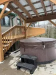 Up North Getaway with Hot Tub!