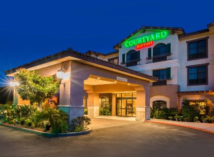 Courtyard Thousand Oaks Ventura County