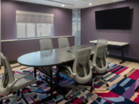 アロフト メンフィス ダウンタウン メンフィスのホテル