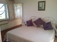 THE ANNEX. Tranquil  bungalow/gîte in hills above Begur with amazing views