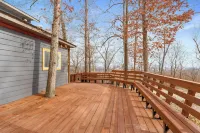 Charming 2-bedroom cabin in enchanting Branson with AC, WiFi