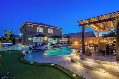 7BR Getaway w/ HEATED Pool/Hot Tub/Game Room PRM Association Management附近的飯店