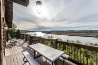 Log Cabin Lodge Overlooking Ohio River Near Creation Museum & Arc Encounter