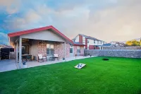 LUXURY EL PASO THEMED HOME W/ FUTURISTIC SHOWERS Hotels near National Border Patrol Museum