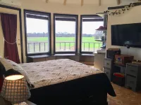 Couples Getaway in Small Town Waxahachie, Texas on10 Acres of Fields and Forest.