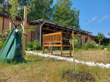 Last Minute Summer Deal!! Relax at the Lake with This Extremely Good Deal