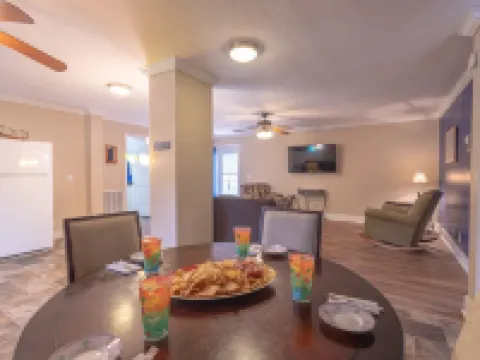 Ada-Friendly Estate Cottage • 2 King Beds • Quiet Retreat Hotels in Mars Hill