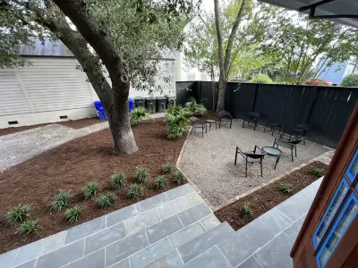 Great Downtown Charleston Location!
