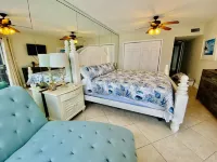 Enjoy Amazing Gulf Front Views and Free Beach Service! - Scenic