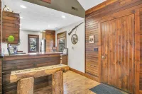 Rustic Cottage Retreat Hotels in Collins