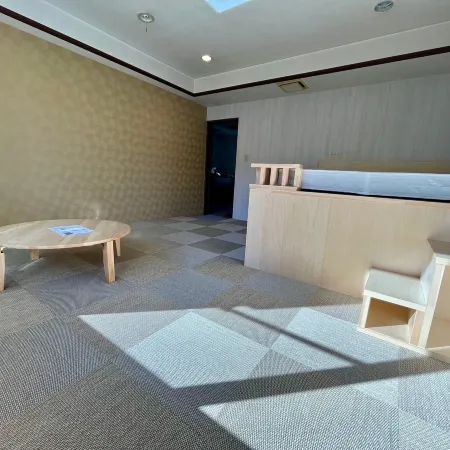 Conveniently located 3 minutes walk from Echigo Yu