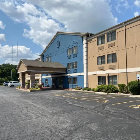 AmericInn by Wyndham Glendale/Milwaukee