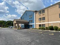AmericInn by Wyndham Glendale/Milwaukee Hotels in Glendale