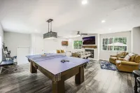 Flagstaff w/ Gorgeous Forest View, Hot Tub, A/C, Game Room & Close to Downtown!