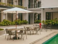 M-LIVIN Dorm Hotel - Pools