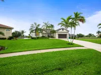 Waterfront Paradise Home With Over-Sized Pool, Dock, And Boating Access