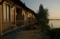 Cerana Villa Eco Resort Hotels in Sering