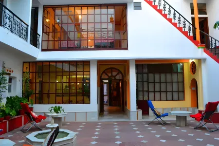 Hotel Harmony Отели рядом с достопримечательностью «Кандарья-Махадева»