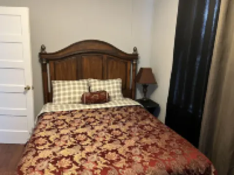 Discount for Valentines Weekend! Book 2 Nights Get 3rd Free. 酒店