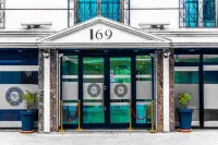 فندق الفنون الجميلة Hotels near متحف الفن الحديث