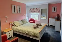 Comfortable Double Room with Bath Hotels in Cranleigh