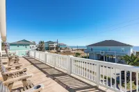 New! Listing Discounts! Short Walk to Beach - 2Br -Pets OK