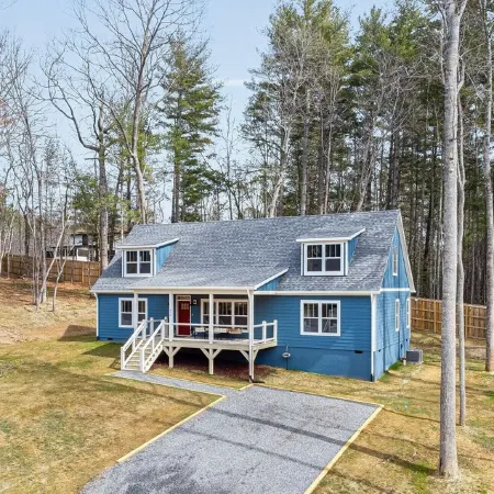 Stylish & Modern Home 15 mins to DT AVL-Games, Grill, 2 Porches, Stocked Kitchen