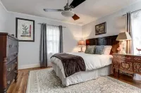 Atlanta Llama Luxury Cottage