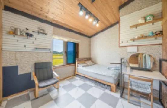 Geochang Deokyu Gongbang Pension (Pine Room)