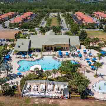 8950 Amazing 5Bd Home with Pool Fitness & Recreational Facilities