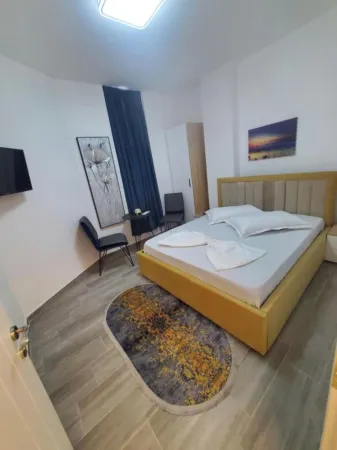 BS Hotel Отели рядом с достопримечательностью «Bay of Lalzi»