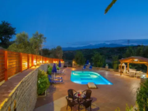 Blue Villa 1 - with Private Pool Hoteles en Geropotamos