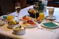 Wellings Romantik Hotel Zur Linde - Breakfast