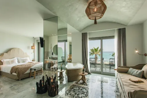 Blue Carpet Luxury Suites - Hot Tub