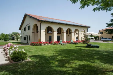 Hotel Venice Resort Airport Отели рядом с достопримечательностью «New Murano gallery»